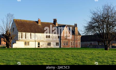 La fin de soleil sur Llanthony Secunda Priory, Gloucester Victorian House & Stone & cadre en bois Prieuré Building Banque D'Images