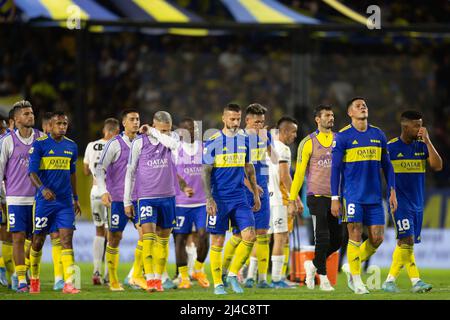 BUENOS AIRES, ARGENTINE - AVRIL 3: Joueurs de Boca Juniors après le coup de sifflet final du match entre Boca Juniors et Arsenal FC dans le cadre de Copa de Banque D'Images