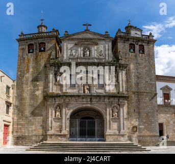 Viseu, Portugal - 9 avril 2022 : vue sur la cathédrale historique de la vieille ville de Viseu Banque D'Images