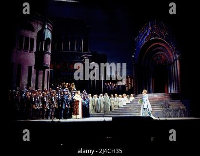 Lohengrin, Romantische Oper von Richard Wagner, Nationaltheater München, 1978, Inszenierung: August Everding, Dirigent: Wolfgang Sawallisch, im Bild: Karl Ridderbusch, Rene Kollo. Lohengrin, opéra romantique de Richard Wagner, Théâtre national de Munich, 1978, directeur de scène: August Everding, chef d'orchestre: Wolfgang Sawallisch, sur la photo: Karl Ridderbusch, René Kollo Banque D'Images