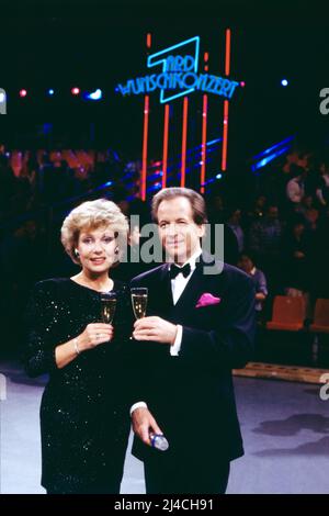 ARD Wunschkonzert, Musikssendung, Deutschland, 1989, modérateur de Dagmar Berghoff und Max Schautzer. ARD Wunschkonzert, Music show, Allemagne, 1989, présenté par Dagmar Berghoff et Max Schautzer. Banque D'Images