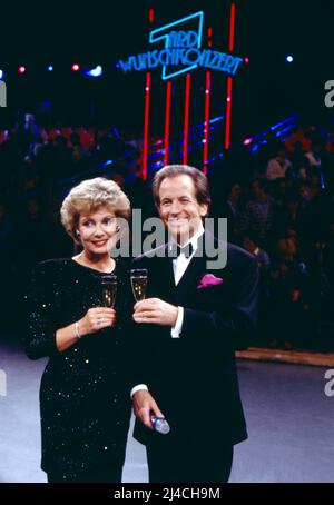 ARD Wunschkonzert, Musikssendung, Deutschland, 1989, modérateur de Dagmar Berghoff und Max Schautzer. ARD Wunschkonzert, Music show, Allemagne, 1989, présenté par Dagmar Berghoff et Max Schautzer. Banque D'Images