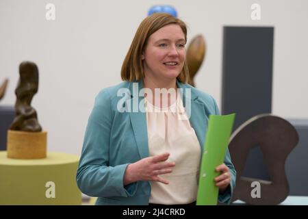 Remagen Rolandseck, Allemagne. 13th avril 2022. Katharina Binz, ministre de la Culture de Rhénanie-Palatinat, s'exprime au Musée ARP Remagen-Rolandseck. Crédit : Thomas Frey/dpa/Alay Live News Banque D'Images