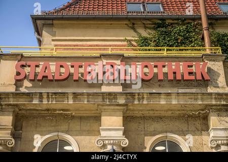 Bibliothèque municipale, Carl-Schurz-strasse, Vieille ville, Spandau, Berlin, Allemagne Banque D'Images