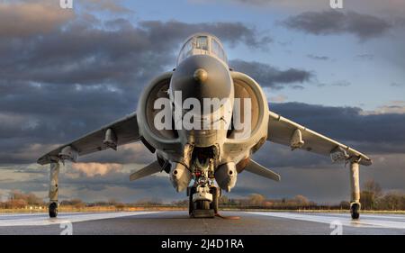 Ex Royal Navy Sea Harrier FA2 à l'église RAF de Fenton, Yorkshire, Royaume-Uni Banque D'Images