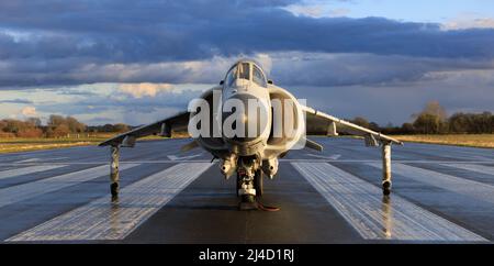 Ex Royal Navy Sea Harrier FA2 à l'église RAF de Fenton, Yorkshire, Royaume-Uni Banque D'Images