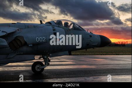 Ex Royal Navy Sea Harrier FA2 à l'église RAF de Fenton, Yorkshire, Royaume-Uni Banque D'Images