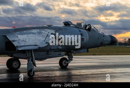 Ex Royal Navy Sea Harrier FA2 à l'église RAF de Fenton, Yorkshire, Royaume-Uni Banque D'Images