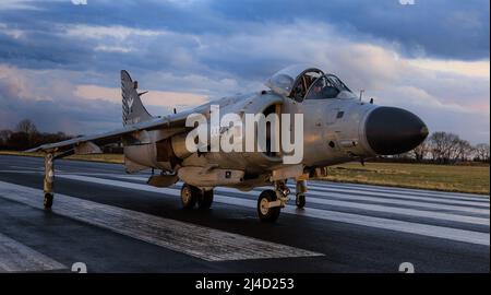 Ex Royal Navy Sea Harrier FA2 à l'église RAF de Fenton, Yorkshire, Royaume-Uni Banque D'Images