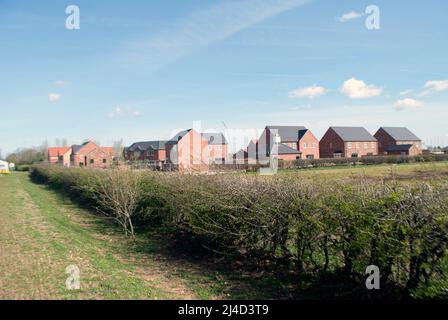 Nouveau domaine de construction de logements sur le bord du village Ruskington, Sleaford, Lincolnshire, Angleterre, Royaume-Uni Banque D'Images