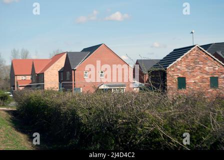 Nouveau domaine de construction de logements sur le bord du village Ruskington, Sleaford, Lincolnshire, Angleterre, Royaume-Uni Banque D'Images