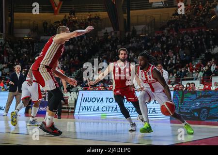 Anthony Beane (7) de Pallacanestro Varese OpenJobMetis en action pendant le basket italien LBA Lega basket Un match de saison régulière 2021/22 entre OpenJobMetis Varese et Allianz Pallacanestro Trieste à Enerxenia Arena, Varèse. Score final | Varèse 76 - 92 Trieste (photo de Fabrizio Carabelli / SOPA Images/Sipa USA) Banque D'Images