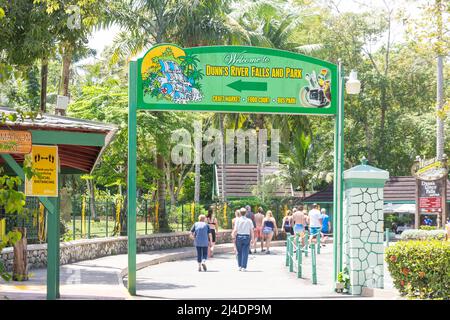 Entrée aux chutes et parc de Dunns River, Ocho Rios, paroisse de St Ann, Jamaïque, grandes Antilles, Caraïbes Banque D'Images