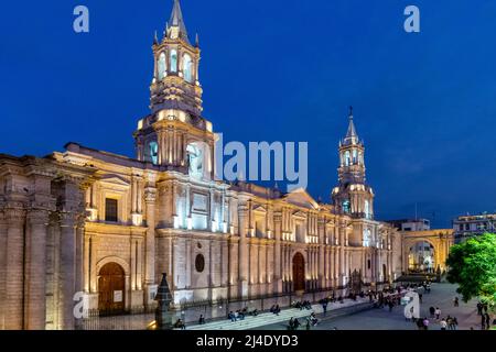 La Cathédrale Basilique d'Arequipa, Arequipa, Pérou. Banque D'Images