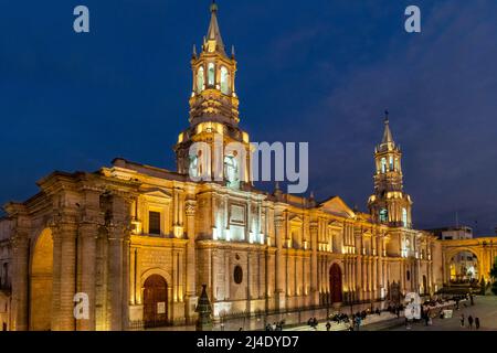 La Cathédrale Basilique d'Arequipa, Arequipa, Pérou. Banque D'Images