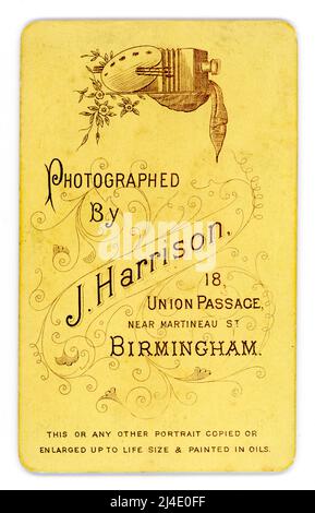 Inverse du CDV victorien original avec grande caméra à plaque Studio de J. Harrison, 18 Union passage, Birmingham, Royaume-Uni Vers 1880 Banque D'Images