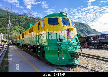 White Pass Yukon route General Electric Diesel-Electric Locomotive 93 à la gare de Skagway Alaska Historic Railroad train train Tourist train train train Banque D'Images