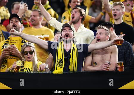 Supporters de Bodo Glimt devant la Ligue de la Conférence de l'UEFA, quart de finale, match de football à 2nd jambes entre AS Roma et FK Bodo Glimt le 14 avril 2022 au Stadio Olimpico à Rome, Italie - photo Federico Proietti / DPPI Banque D'Images