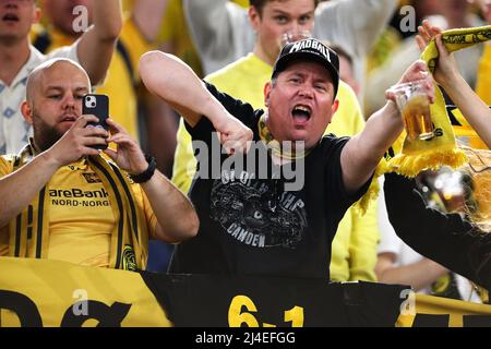 Supporters de Bodo Glimt devant la Ligue de la Conférence de l'UEFA, quart de finale, match de football à 2nd jambes entre AS Roma et FK Bodo Glimt le 14 avril 2022 au Stadio Olimpico à Rome, Italie - photo Federico Proietti / DPPI Banque D'Images