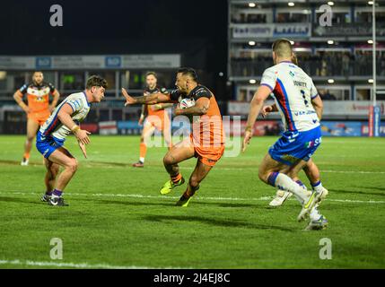 Wakefield, Royaume-Uni. 14th avril 2022. Kenny Edwards, de Castleford Tigers, se rend à Wakefield, Royaume-Uni, le 4/14/2022. (Photo de Melanie Allatt/News Images/Sipa USA) crédit: SIPA USA/Alay Live News Banque D'Images