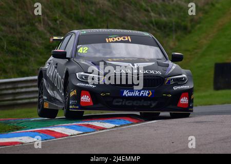 George Gamble, BMW 330E M Sport, BTCC rebondit à l'action en préparation pour la saison de course 2022, BTCC, British Touring car Championship, lancement Banque D'Images