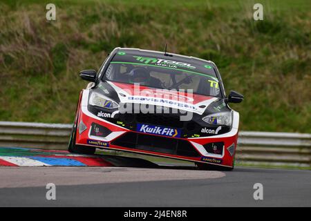 Sam Osborne, Ford Focus ST, BTCC rebondit à l'action pour la saison de course 2022, BTCC, British Touring car Championship, lancement jour A. Banque D'Images