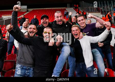 Prague, République tchèque. 14th avril 2022. Prague - fans de Feyenoord lors du match entre SK Slavia Prague et Feyenoord à l'Eden Arena du 14 avril 2022 à Prague, République Tchèque. Crédit : photos Box to Box/Alamy Live News Banque D'Images