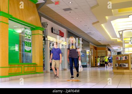 Selinsgrove, États-Unis. 14th avril 2022. Le 14 avril 2022, les amateurs de shopping seront au Susquehanna Valley Mall, près de Selinsgrove, en Pennsylvanie. (Photo de Paul Weaver/Sipa USA) crédit: SIPA USA/Alay Live News Banque D'Images