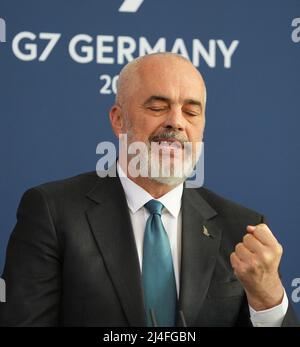 Berlin, Allemagne. 11th avril 2022. EDI Rama, Premier ministre albanais, s'exprime lors d'une conférence de presse conjointe avec le chancelier Scholz à la Chancellerie fédérale. Crédit : Soeren Stache/dpa/Alay Live News Banque D'Images