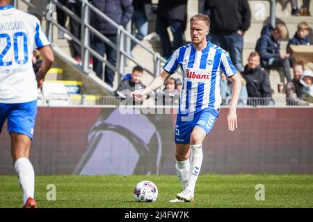 Odense, Danemark. 14th avril 2022. Kasper Larsen (5) d'OB vu pendant le match Superliga de 3F entre Odense Boldklub et Vejle Boldklub au Parc d'énergie de la nature à Odense. (Crédit photo : Gonzales photo/Alamy Live News Banque D'Images