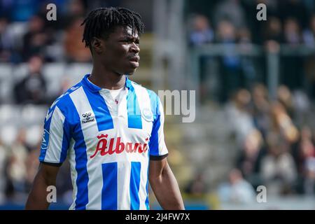 Odense, Danemark. 14th avril 2022. Emmanuel Sabbi (11) d'OB vu pendant le match Superliga de 3F entre Odense Boldklub et Vejle Boldklub au Parc d'énergie de la nature à Odense. (Crédit photo : Gonzales photo/Alamy Live News Banque D'Images