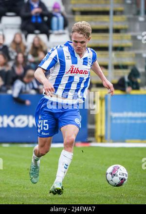 Odense, Danemark. 14th avril 2022. Max Fenger (15) d'OB vu pendant le match Superliga de 3F entre Odense Boldklub et Vejle Boldklub au Parc d'énergie de la nature à Odense. (Crédit photo : Gonzales photo/Alamy Live News Banque D'Images