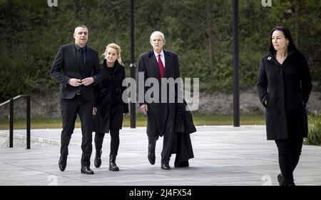 Amsterdam, pays-Bas. 15th avril 2022. 2022-04-15 09:46:56 AMSTERDAM - la chanteuse Samantha Steenwijk arrive à la cour. Selon Yvonne Coldewijer, la créatrice du canal de jus de la vie d'Yvonne, elle a institué une procédure sommaire. Coldeweijer a accusé Steenwijk - à tort selon le chanteur - d'utiliser des pilules alimentaires illégales. ANP RAMON VAN FLYMEN pays-bas - belgique Out crédit: ANP/Alay Live News Banque D'Images