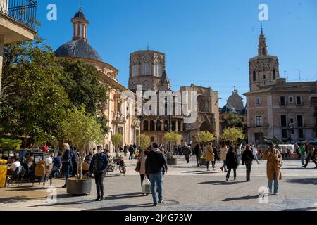 Espagnol, Valence, Plaza de la Virgen (Plaça de la Mare de Deu), Blick von der Carrer de Navellos Banque D'Images