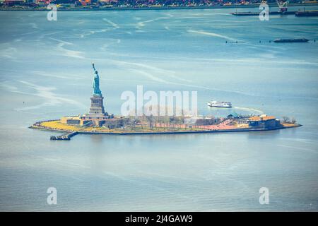 Vue aérienne de la Statue de la liberté et de l'île Liberty à New York, États-Unis d'Amérique Banque D'Images