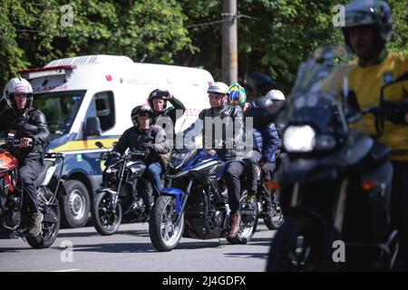 Sao Paulo, Brésil. 15th avril 2022. SP - Sao Paulo - 04/15/2022 - SAO PAULO, MOTO ACCÉLÈRE POUR LE CHRIST - le Président de la République Jair M. Bolsonaro participe à la deuxième moto Accelera para Cristo, dans la ville de Sao Paulo, ce vendredi (15). Le Président de la République participe à cette deuxième édition de la moto qui quitte la ville de Sao Paulo vers la ville d'Americana. Photo: Ettore Chiereguini/AGIF/Sipa USA crédit: SIPA USA/Alay Live News Banque D'Images