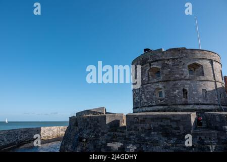 Le château de CalShot est un fort d'artillerie construit par Henry VIII sur le Calshot Spit Hampshire Angleterre Banque D'Images