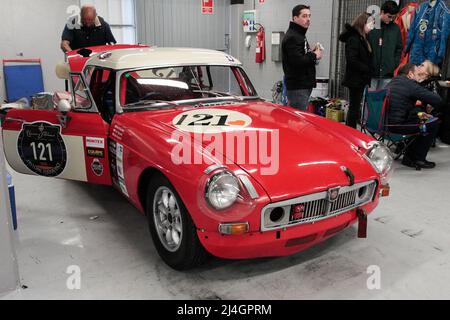 1974 MGB Roadster préparé pour 2022 Masters Historic Endurance Racing au circuit de Catalogne, Barcelone, Espagne Banque D'Images