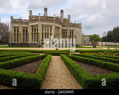 Le château de Highcliffe a été décrit comme étant sans doute la plus importante demeure du style romantique et pittoresque de l'architecture, Highcliffe, Banque D'Images