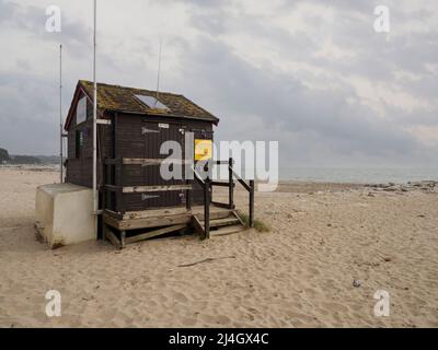 Tour des sauveteurs sur la plage Avon, Christchurch, Dorset, Royaume-Uni Banque D'Images