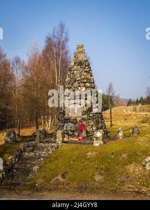 23.03.2022 Glen Lyon, Perthshire, Écosse. Ce site est dédié aux hommes et aux femmes qui sont tombés luttant pour leur pays. Banque D'Images