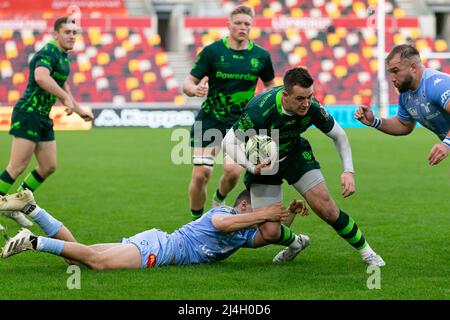 LONDRES, ROYAUME-UNI. 15th AVRIL : Tom Parton, de London Irish, en action lors du match de la coupe européenne de rugby à XV entre London Irish et Castres Olympique au Brentford Community Stadium, Brentford, le vendredi 15th avril 2022. (Crédit : Juan Gasparini | ACTUALITÉS MI) crédit : ACTUALITÉS MI et sport /Actualités Alay Live Banque D'Images