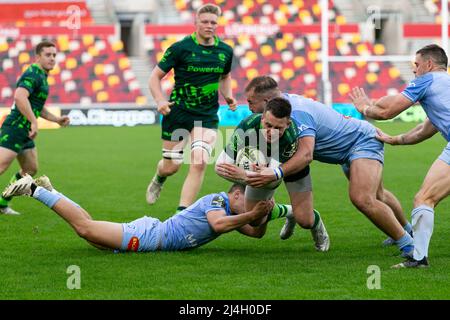 LONDRES, ROYAUME-UNI. 15th AVRIL : Tom Parton, de London Irish, en action lors du match de la coupe européenne de rugby à XV entre London Irish et Castres Olympique au Brentford Community Stadium, Brentford, le vendredi 15th avril 2022. (Crédit : Juan Gasparini | ACTUALITÉS MI) crédit : ACTUALITÉS MI et sport /Actualités Alay Live Banque D'Images