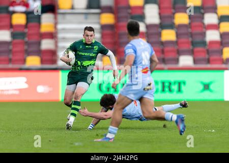 LONDRES, ROYAUME-UNI. 15th AVRIL : Tom Parton, de London Irish, en action lors du match de la coupe européenne de rugby à XV entre London Irish et Castres Olympique au Brentford Community Stadium, Brentford, le vendredi 15th avril 2022. (Crédit : Juan Gasparini | ACTUALITÉS MI) crédit : ACTUALITÉS MI et sport /Actualités Alay Live Banque D'Images