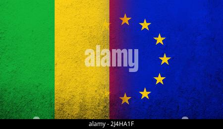 Drapeau de l'Union européenne avec le Mali drapeau national. Grunge l'arrière-plan Banque D'Images
