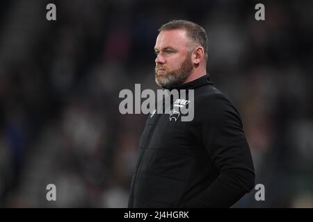 DERBY, ROYAUME-UNI. 15th AVRIL Wayne Rooney, directeur du comté de Derby lors du match de championnat Sky Bet entre le comté de Derby et Fulham au Pride Park, Derby le vendredi 15th avril 2022. (Credit: Jon Hobley | MI News) Credit: MI News & Sport /Alay Live News Banque D'Images