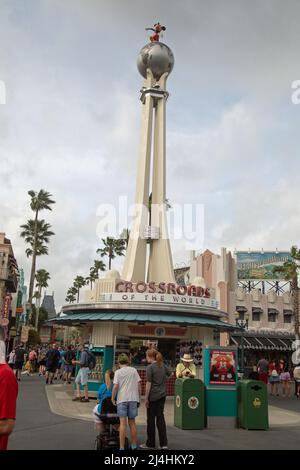 Studios Hollywood Parc à thème Disney, Orlando, Floride, États-Unis, 23 mars, 2022, les visiteurs se promènent dans le parc à thème. Banque D'Images