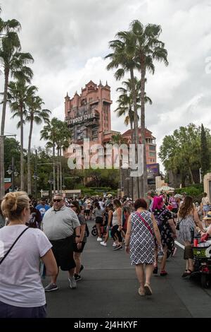 Studios Hollywood Parc à thème Disney, Orlando, Floride, États-Unis, 23 mars, 2022, les visiteurs se promènent dans le parc à thème. Banque D'Images