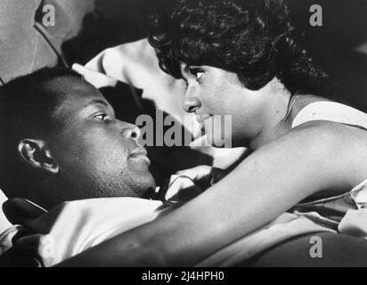 Sidney Poitier, Barbara McNair, sur-scène du film, 'l'Organisation', United Artists, 1971 Banque D'Images