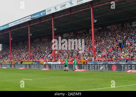 Kingston upon Hull, Royaume-Uni. 15th avril 2022. Stands emballés au stade Sewell Group Craven Park, avant le derby Day, à Kingston upon Hull, Royaume-Uni, le 4/15/2022. (Photo de James Heaton/News Images/Sipa USA) crédit: SIPA USA/Alay Live News Banque D'Images